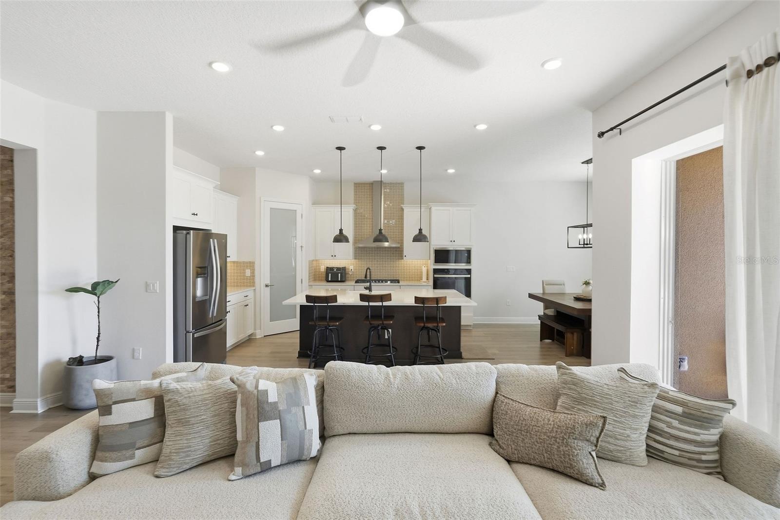 Image 15 of 52 For 16131 Volterra Point