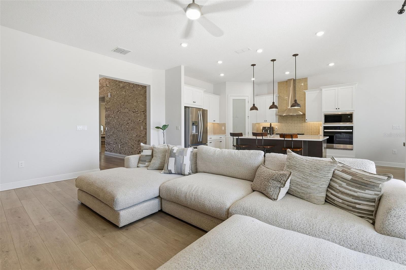 Image 19 of 52 For 16131 Volterra Point