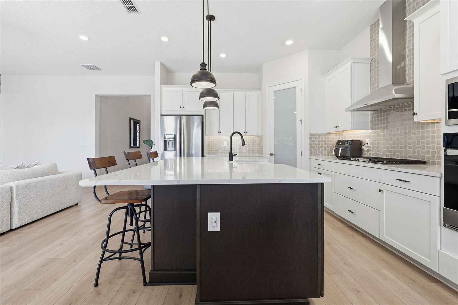 Image 21 of 52 For 16131 Volterra Point