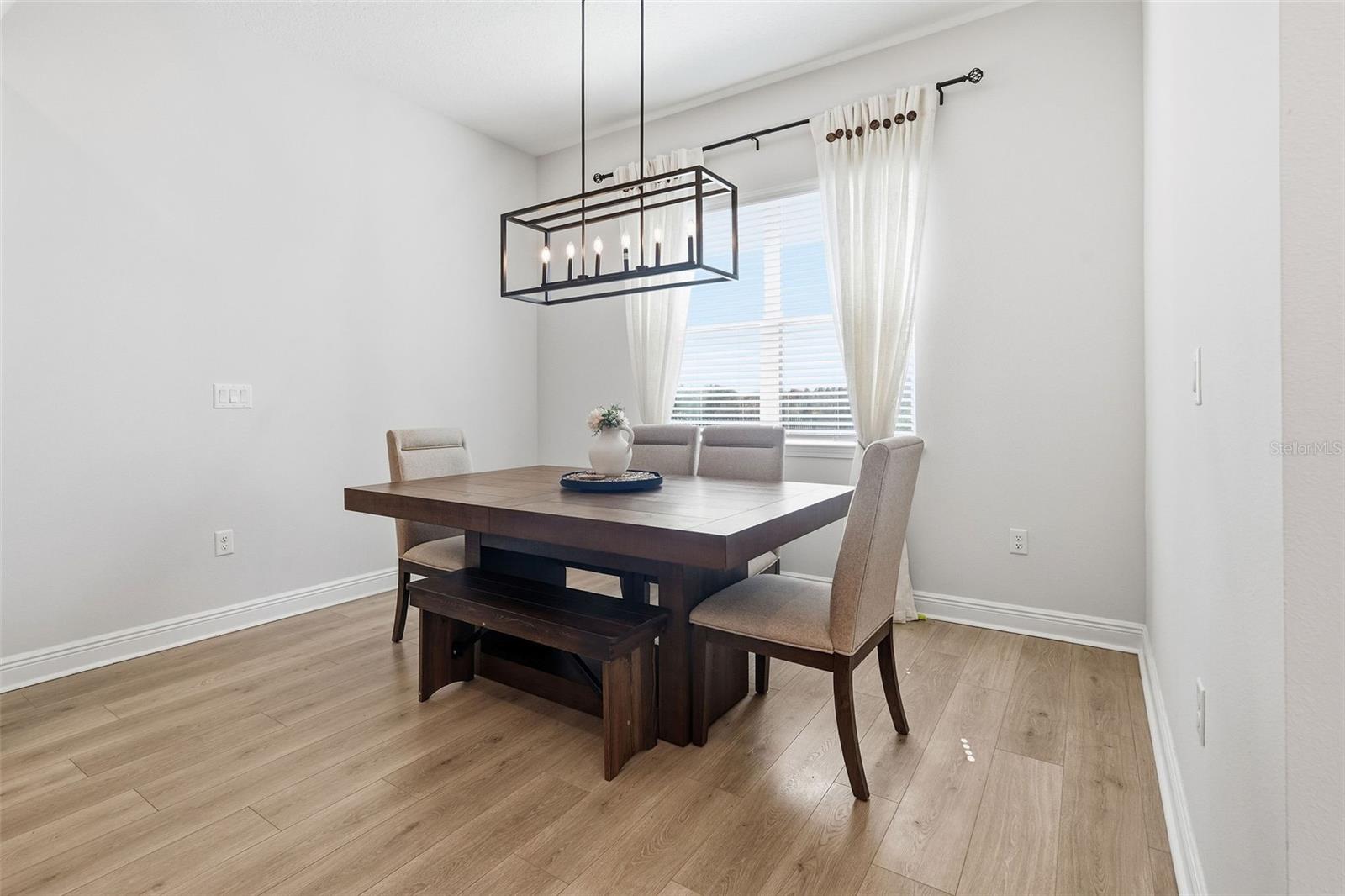 Image 24 of 52 For 16131 Volterra Point