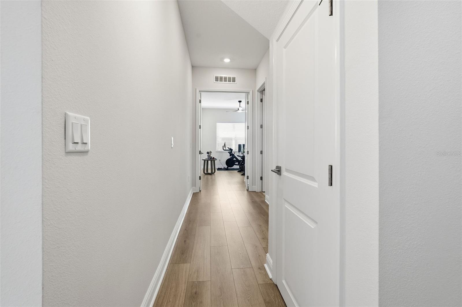 Image 25 of 52 For 16131 Volterra Point