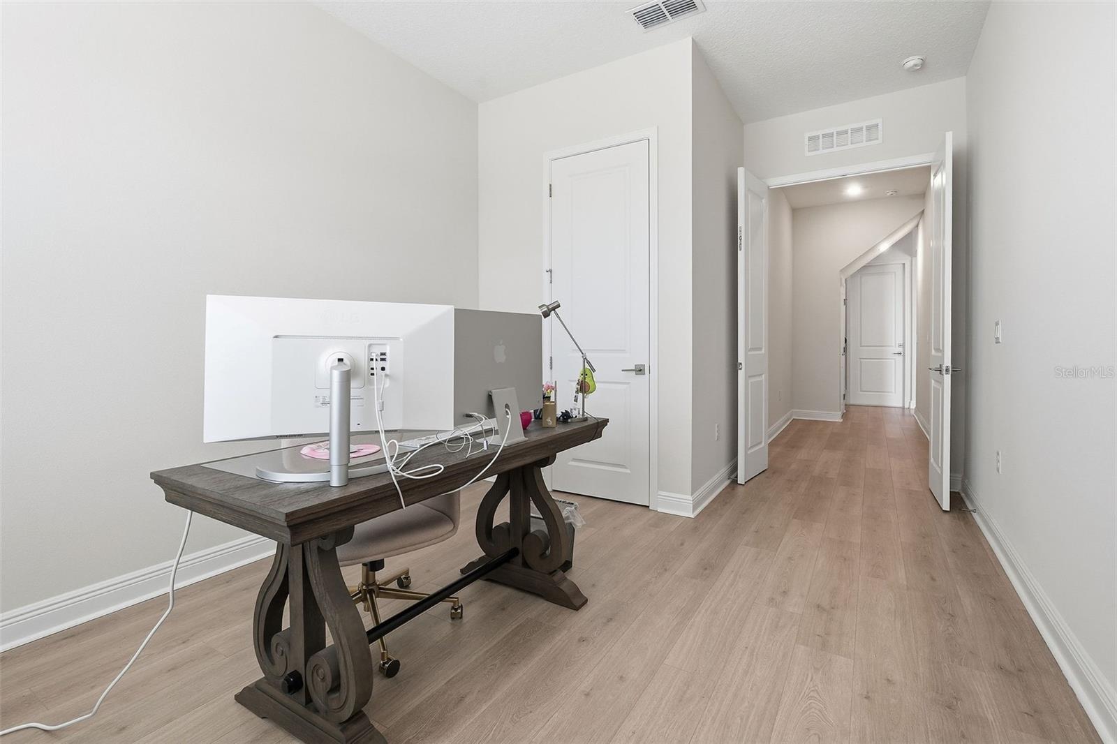 Image 27 of 52 For 16131 Volterra Point