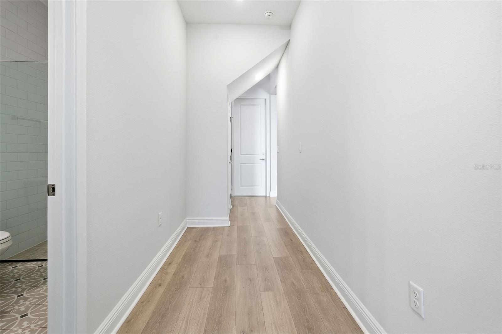 Image 28 of 52 For 16131 Volterra Point