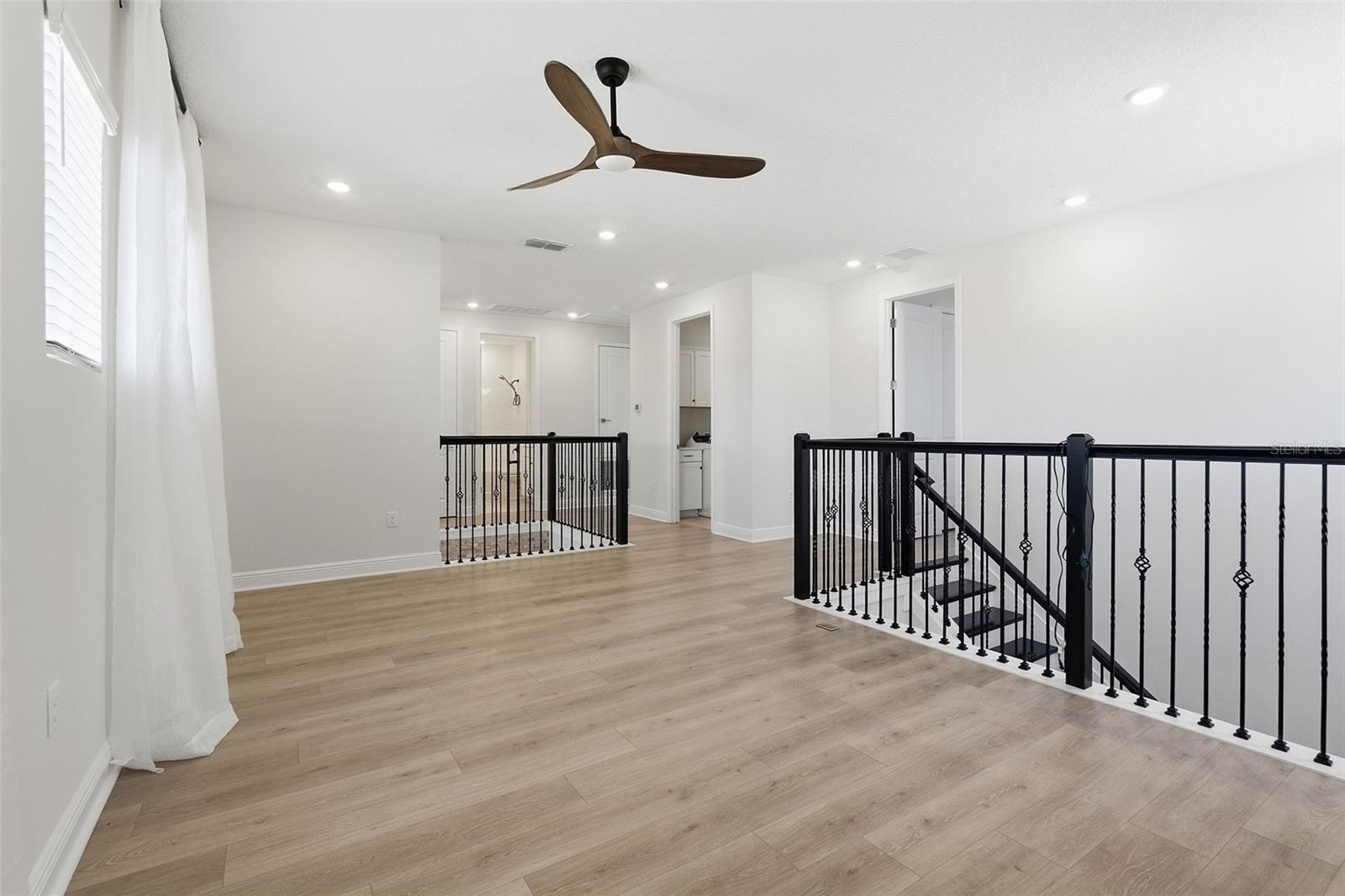 Image 33 of 52 For 16131 Volterra Point