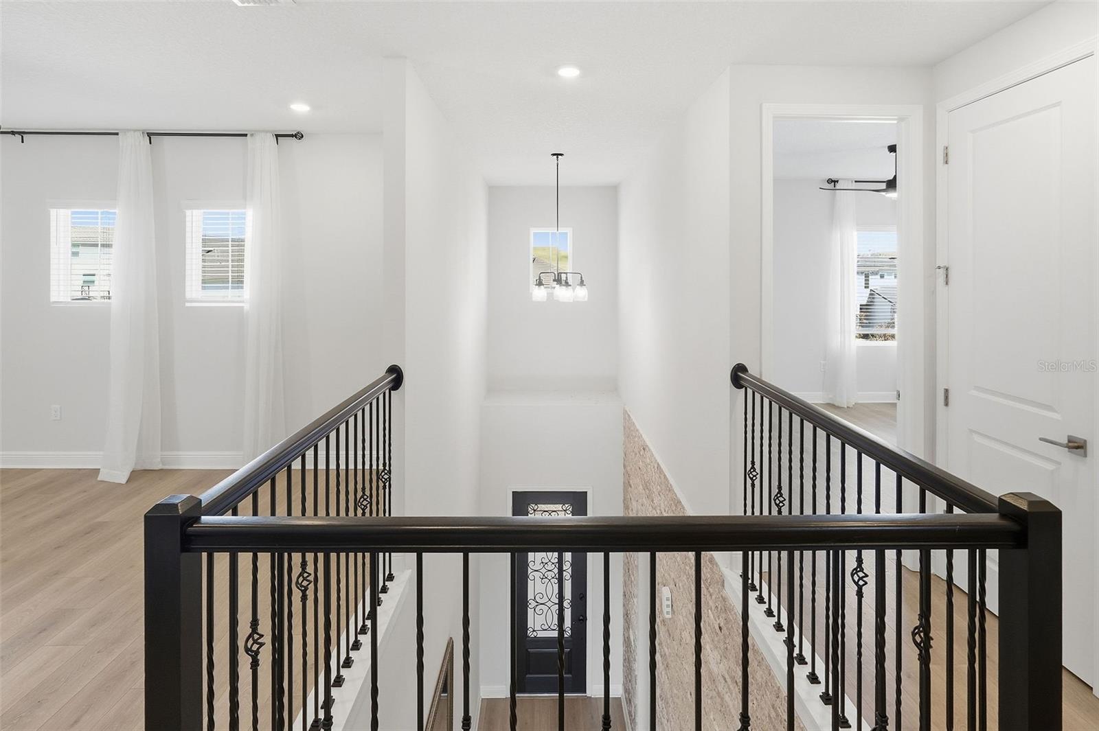 Image 35 of 52 For 16131 Volterra Point