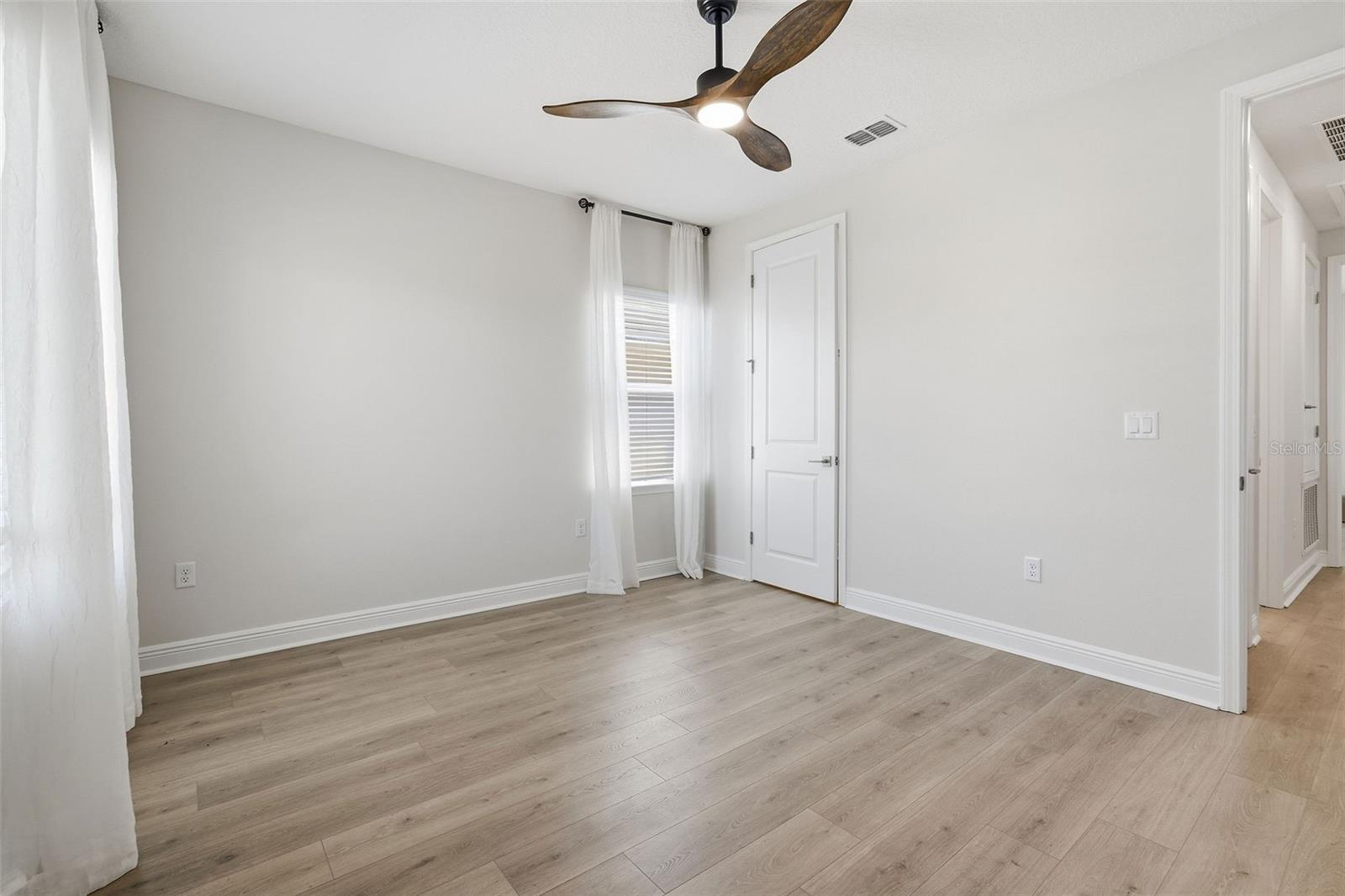 Image 38 of 52 For 16131 Volterra Point