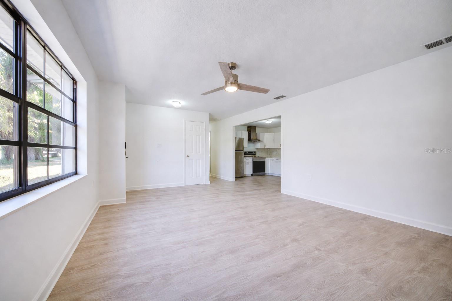 Image 10 of 33 For 720 Swiss Drive