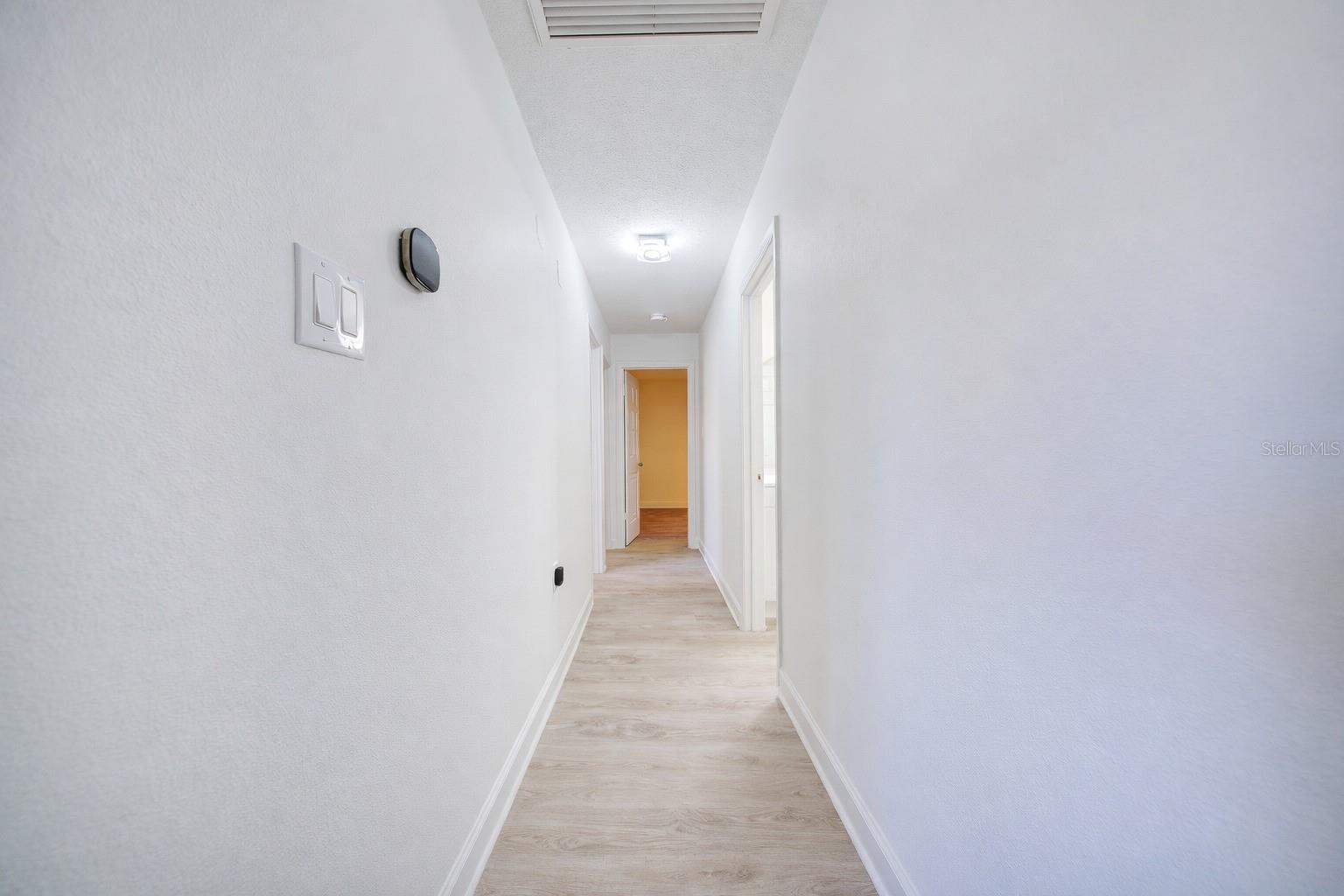 Image 14 of 33 For 720 Swiss Drive