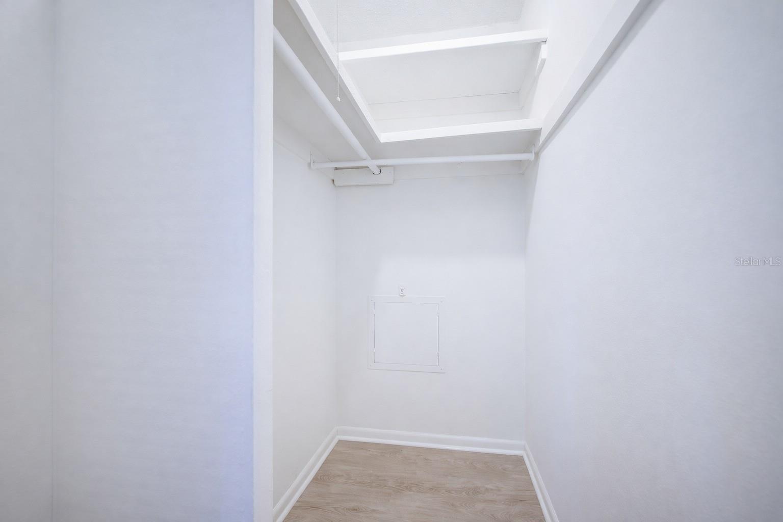 Image 24 of 33 For 720 Swiss Drive