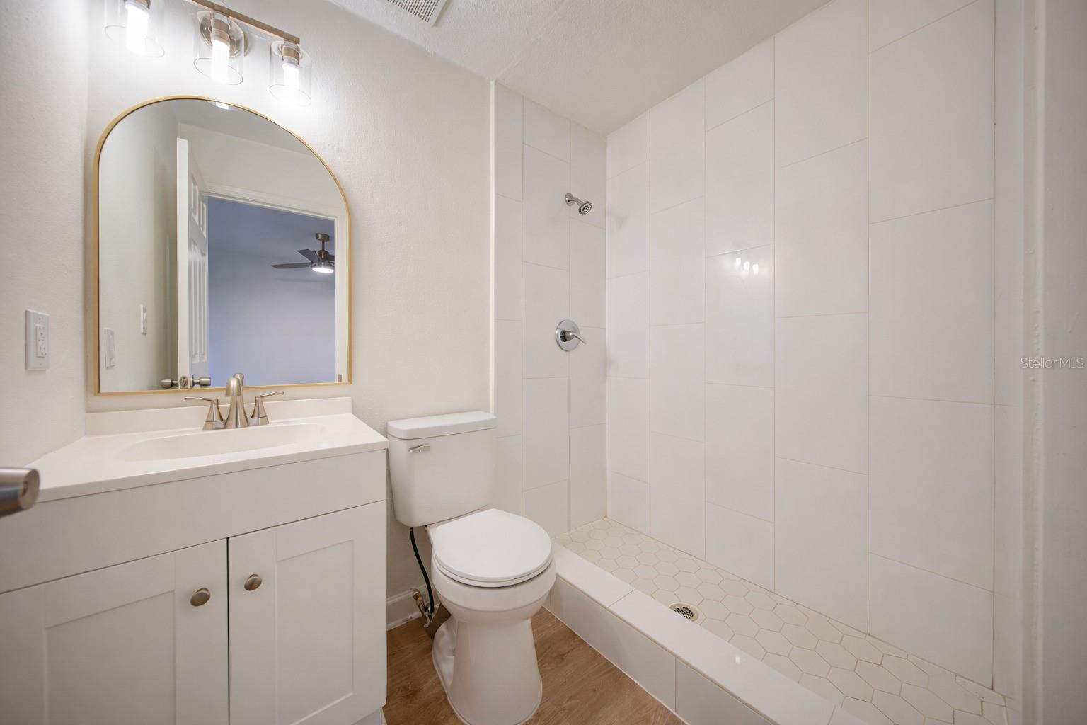 Image 27 of 33 For 720 Swiss Drive