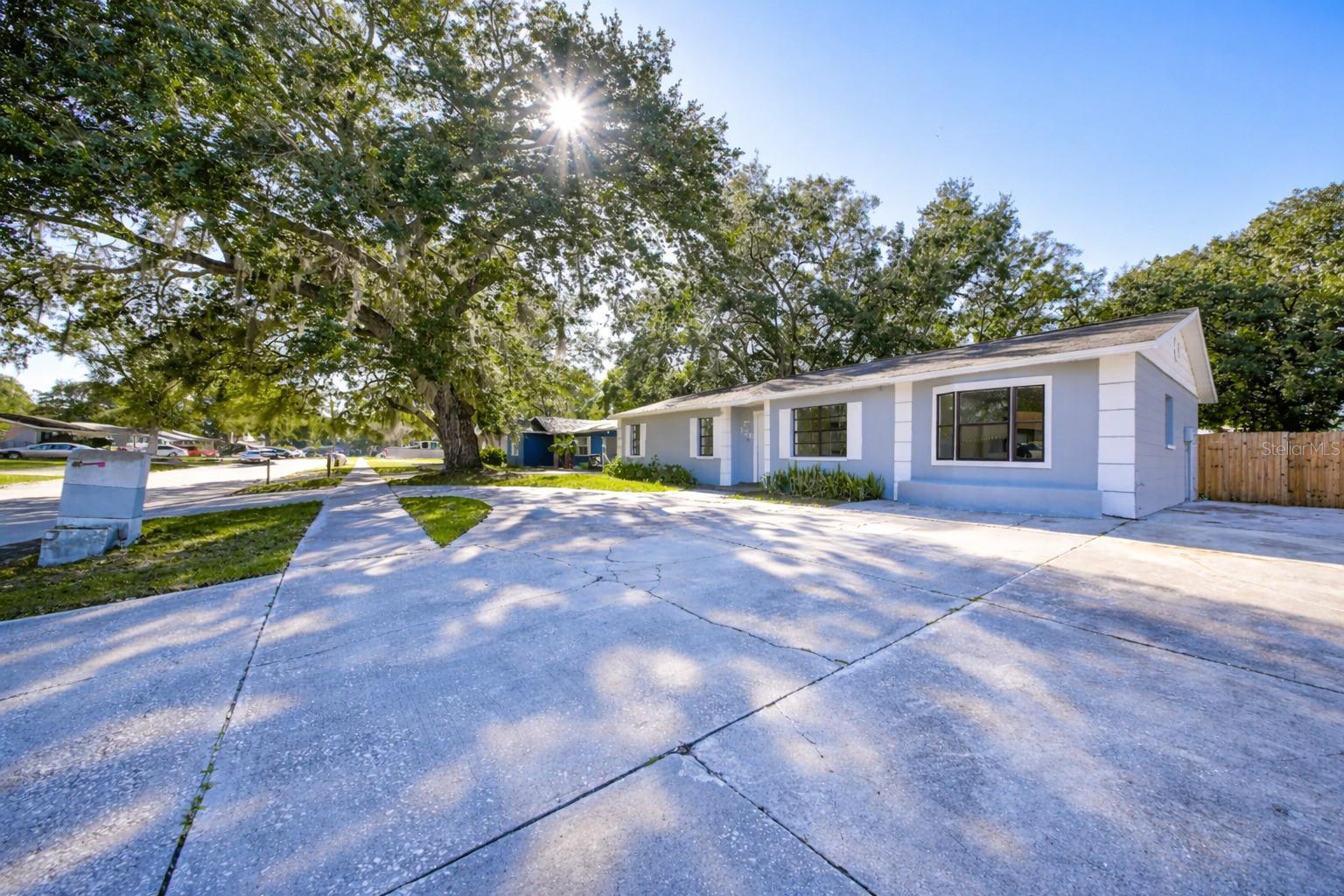 Image 32 of 33 For 720 Swiss Drive