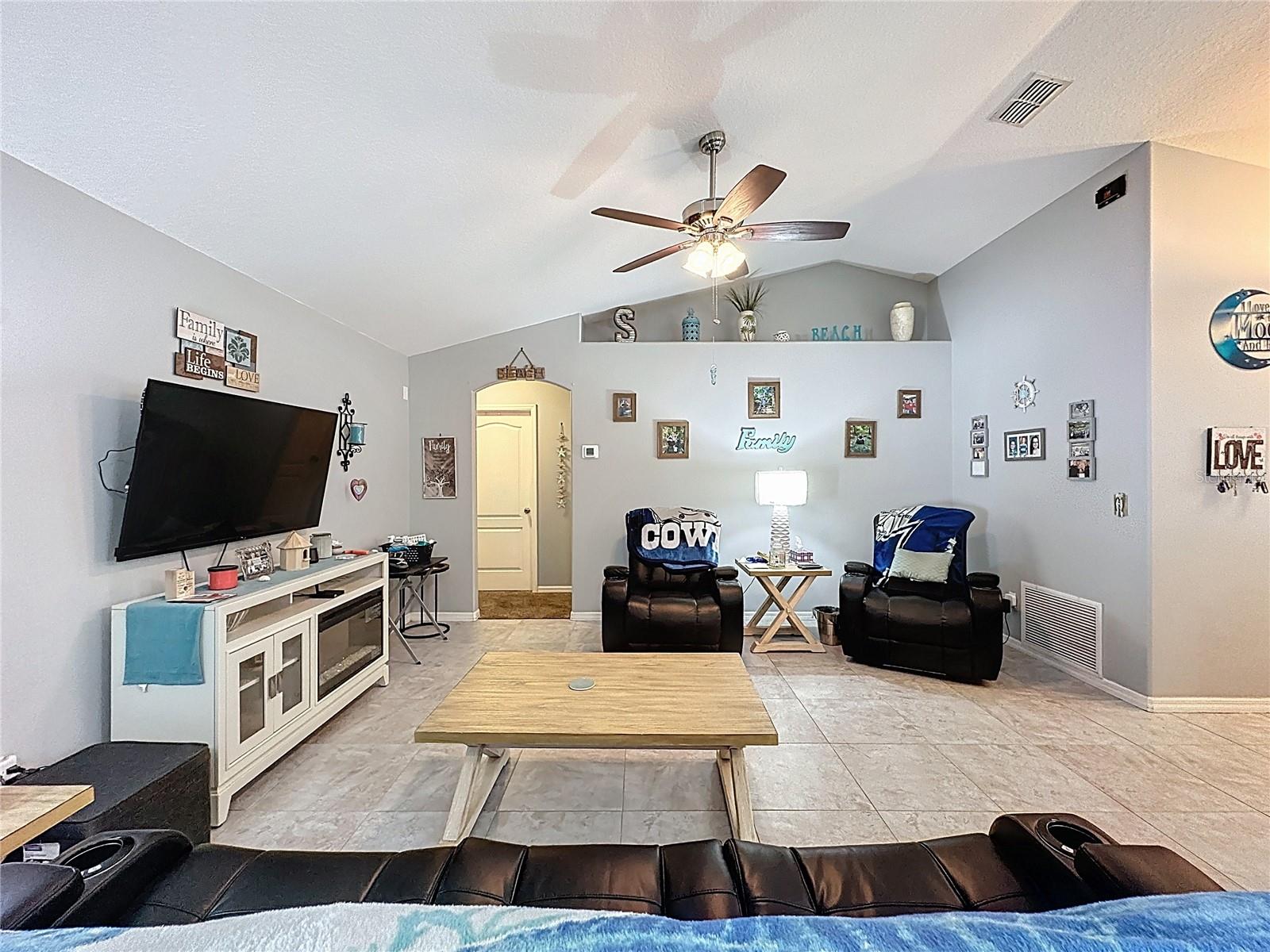 Image 14 of 38 For 217 Compass Rose Drive