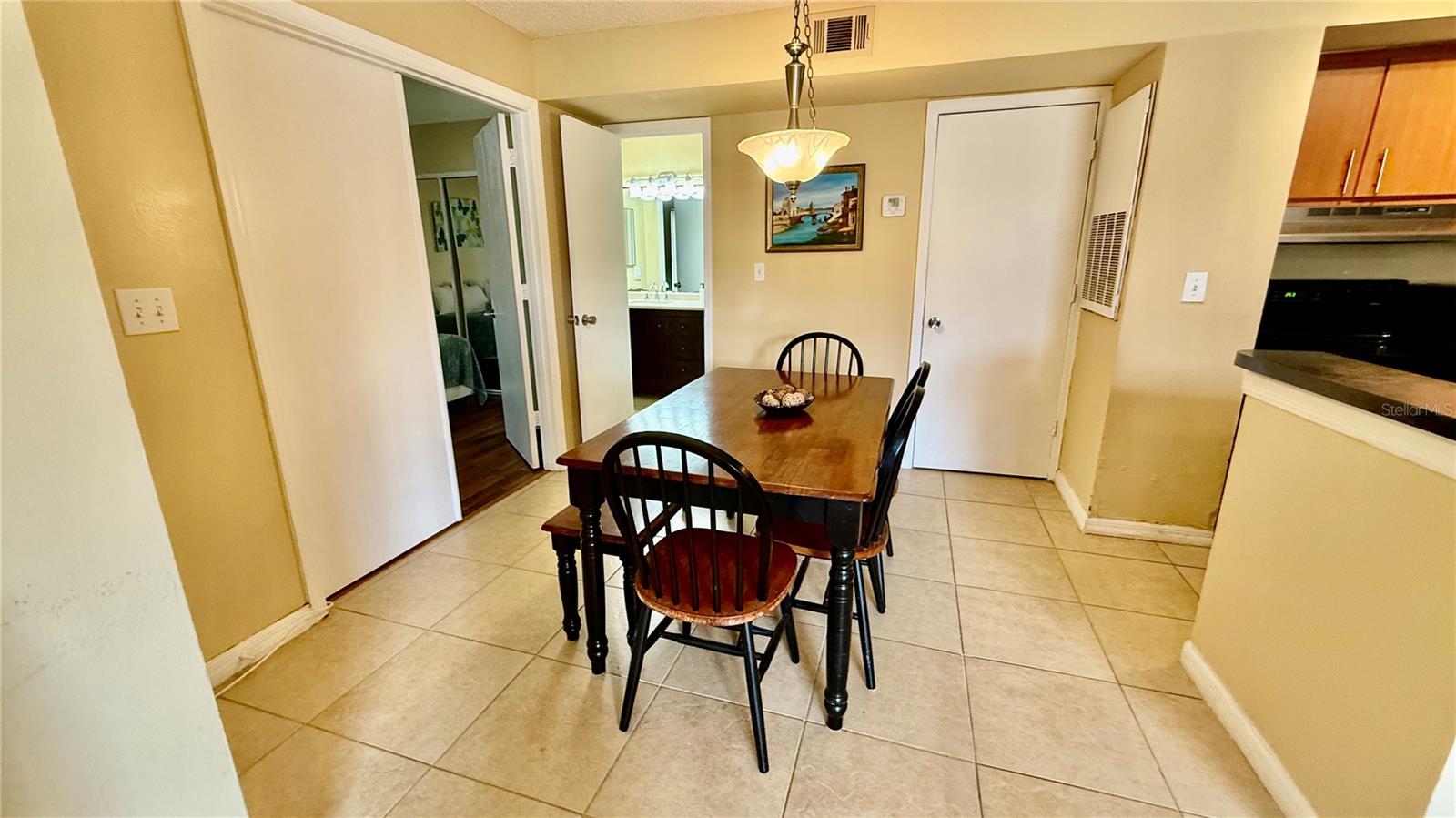 Image 4 of 21 For 441 Fountainhead Circle 170