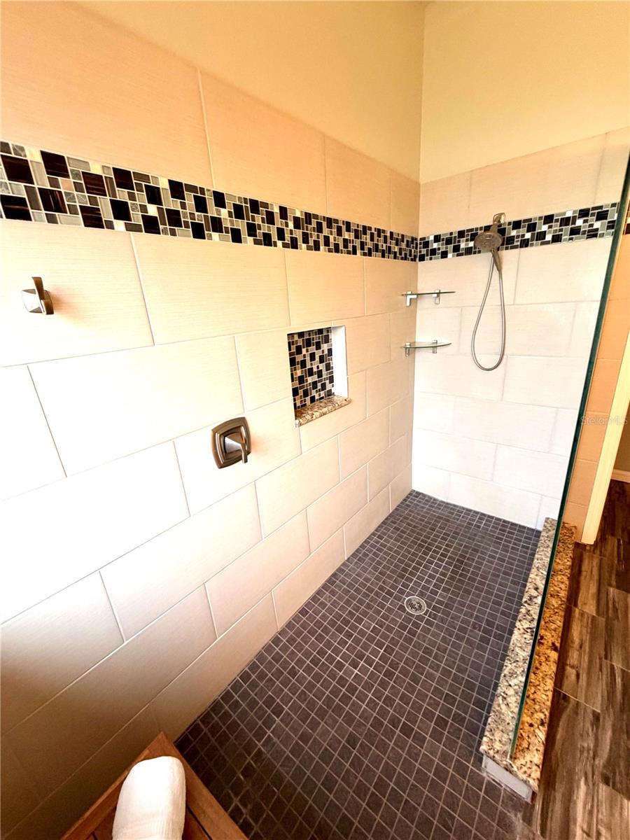 Image 10 of 18 For 1350 Emerald Drive