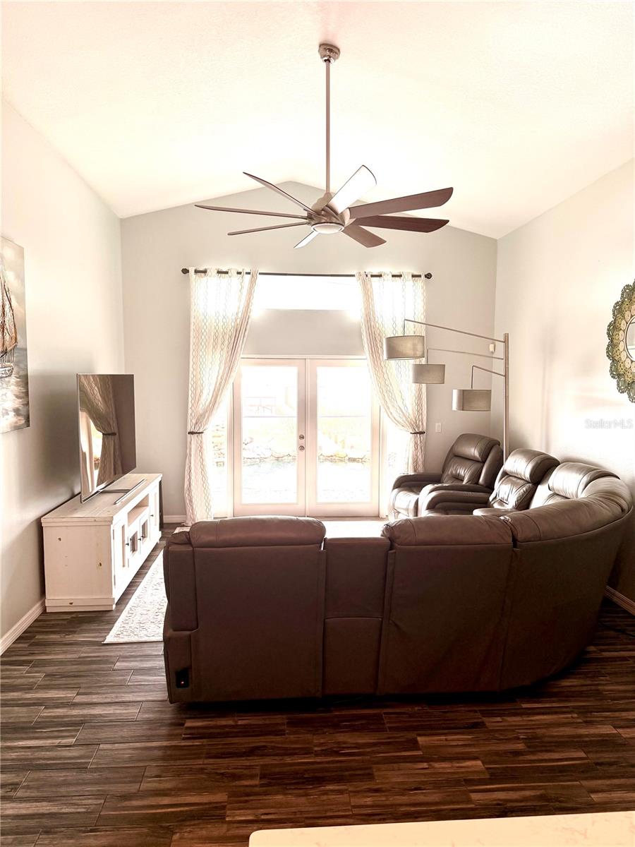 Image 3 of 18 For 1350 Emerald Drive