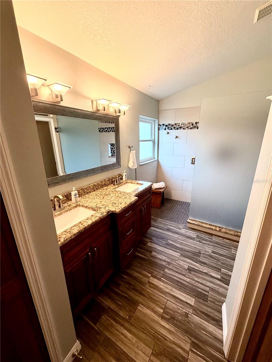 Image 9 of 18 For 1350 Emerald Drive