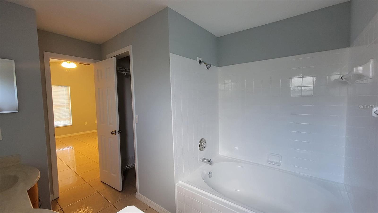 Image 8 of 10 For 2467 Quail Run Boulevard N