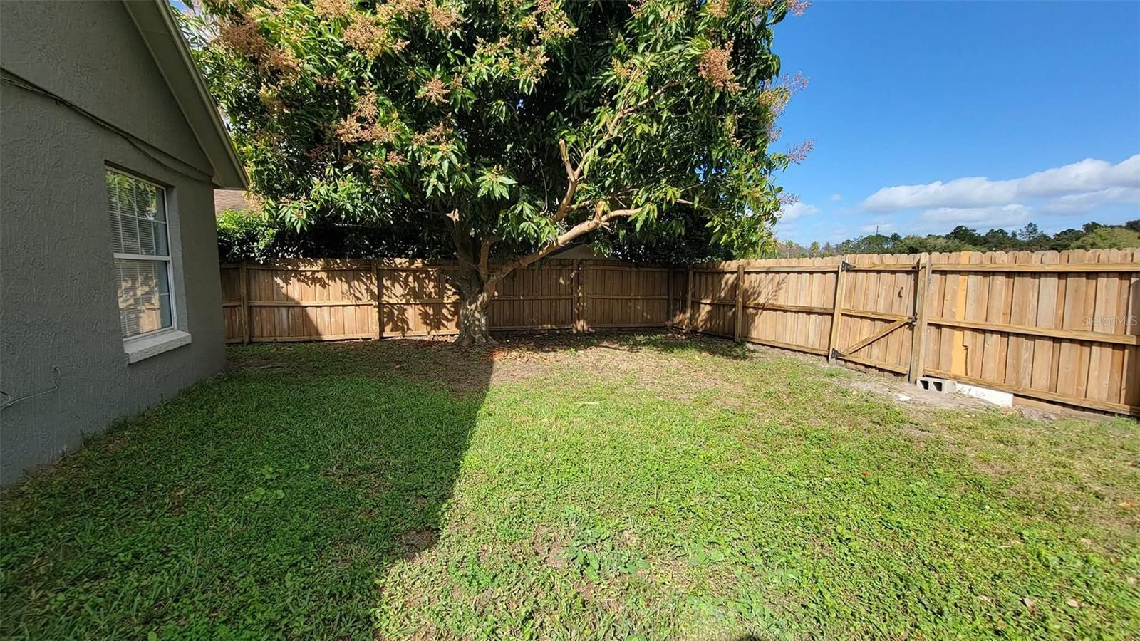 Image 9 of 10 For 2467 Quail Run Boulevard N