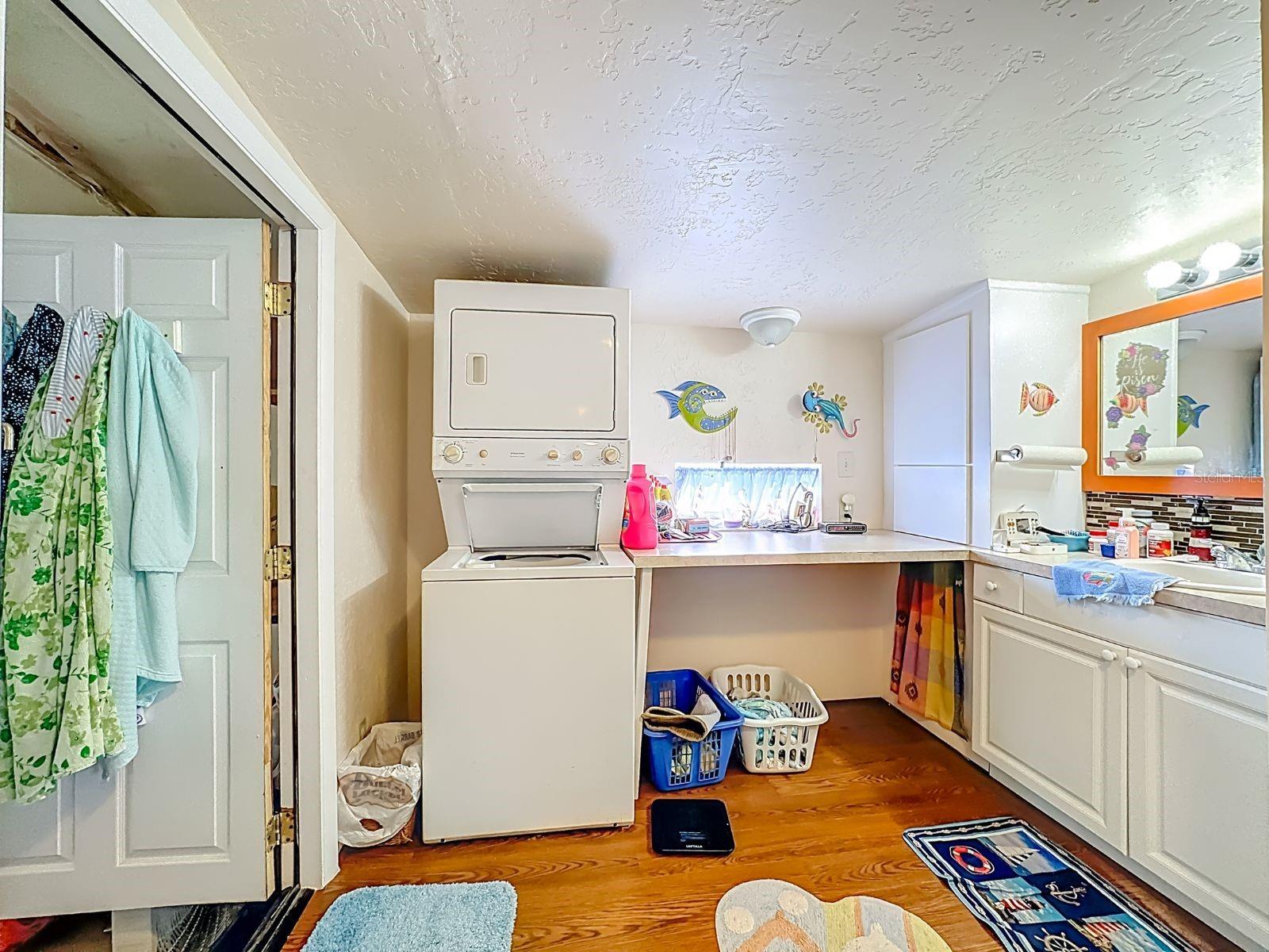 Image 20 of 31 For 411 Tropic Drive W