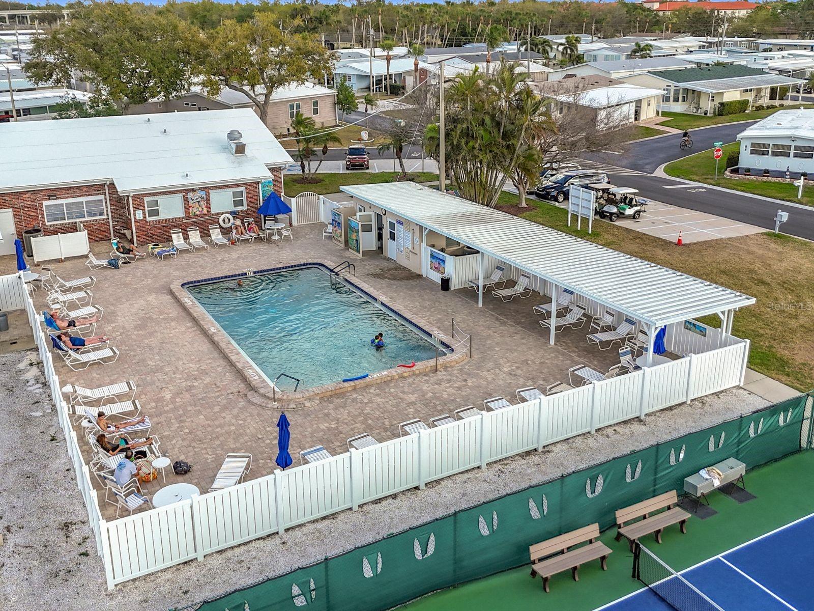 Image 28 of 31 For 411 Tropic Drive W