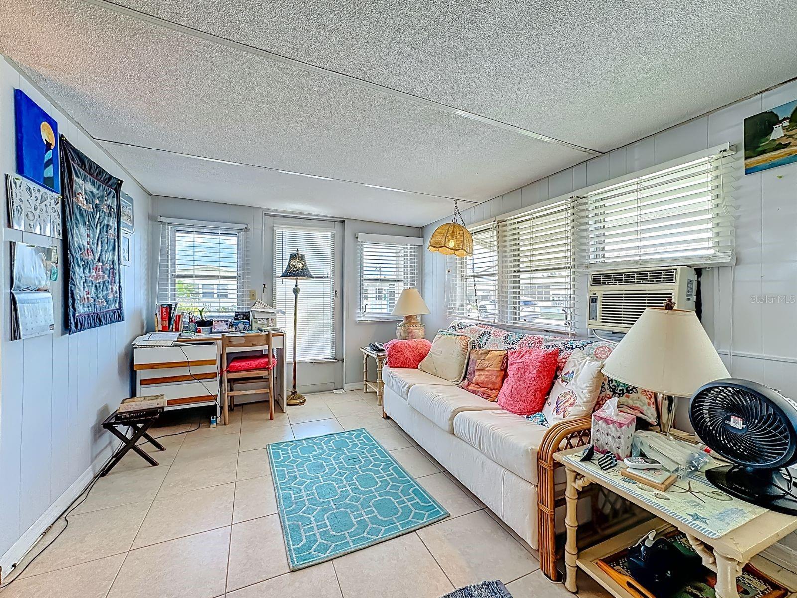 Image 4 of 31 For 411 Tropic Drive W