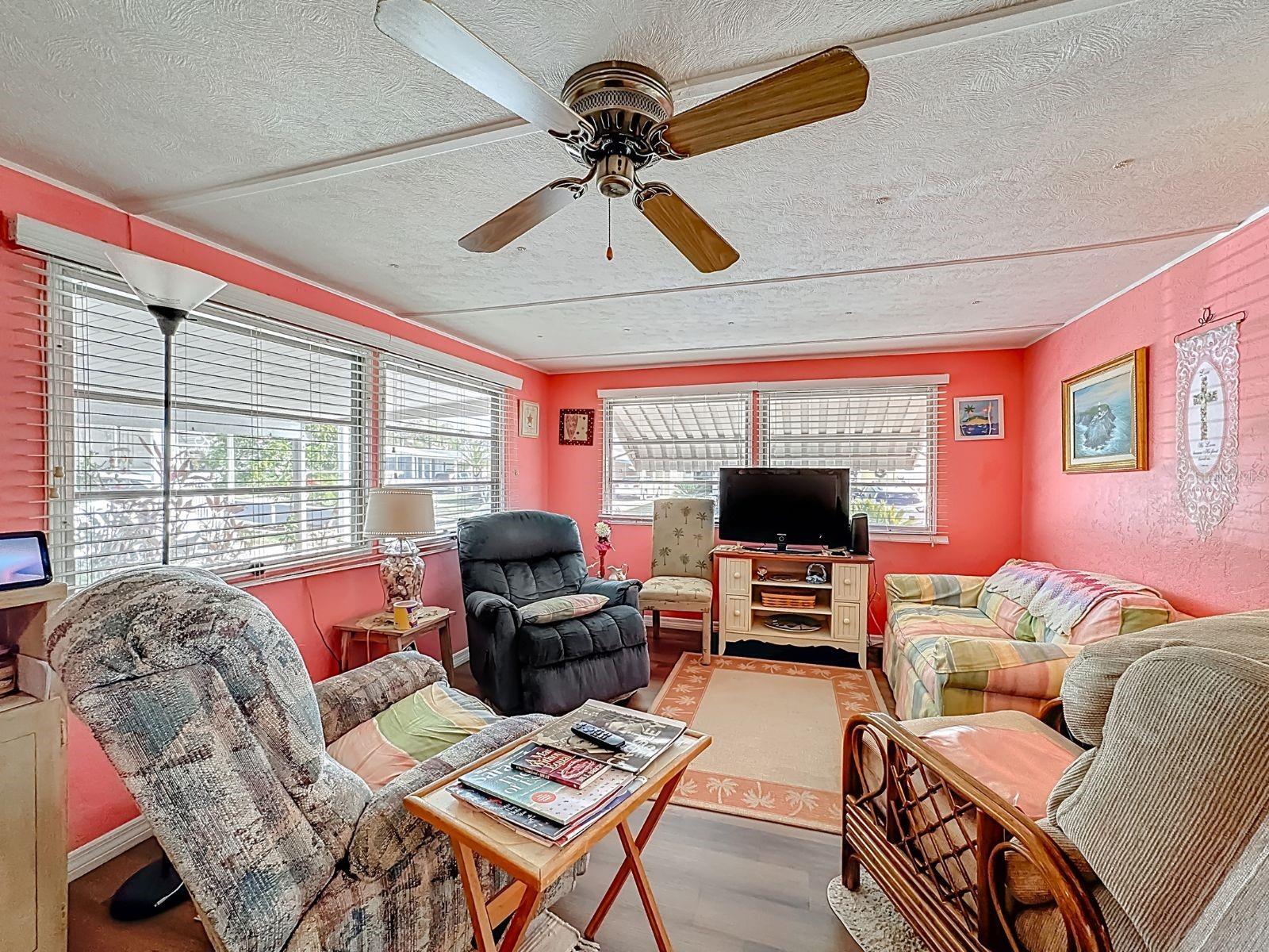 Image 9 of 31 For 411 Tropic Drive W