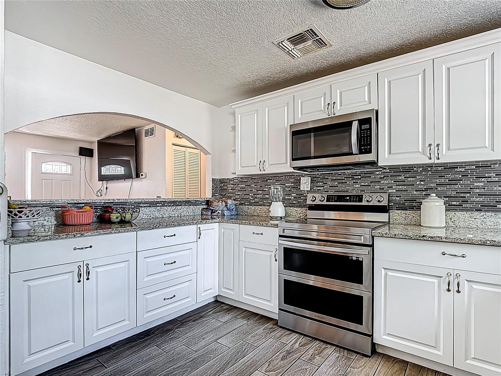 Image 12 of 23 For 7807 Pine Hawk Lane