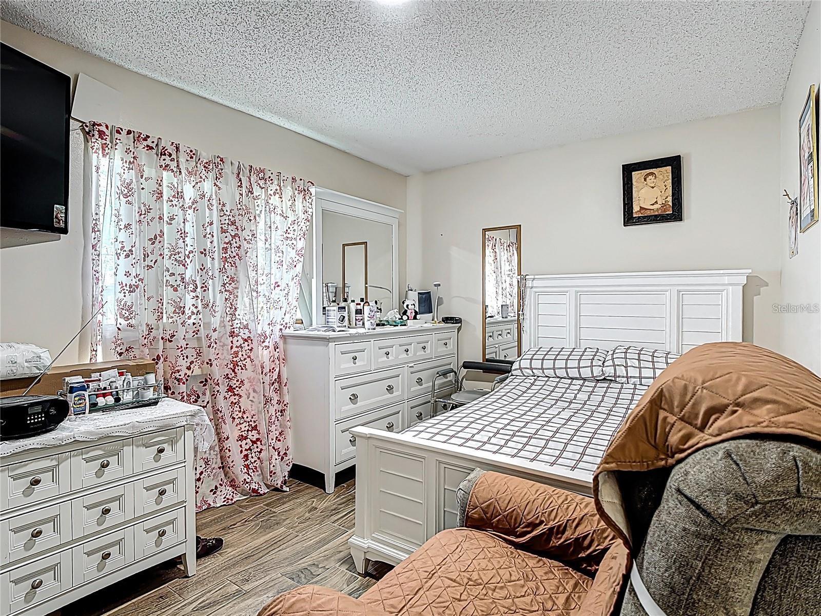 Image 17 of 23 For 7807 Pine Hawk Lane