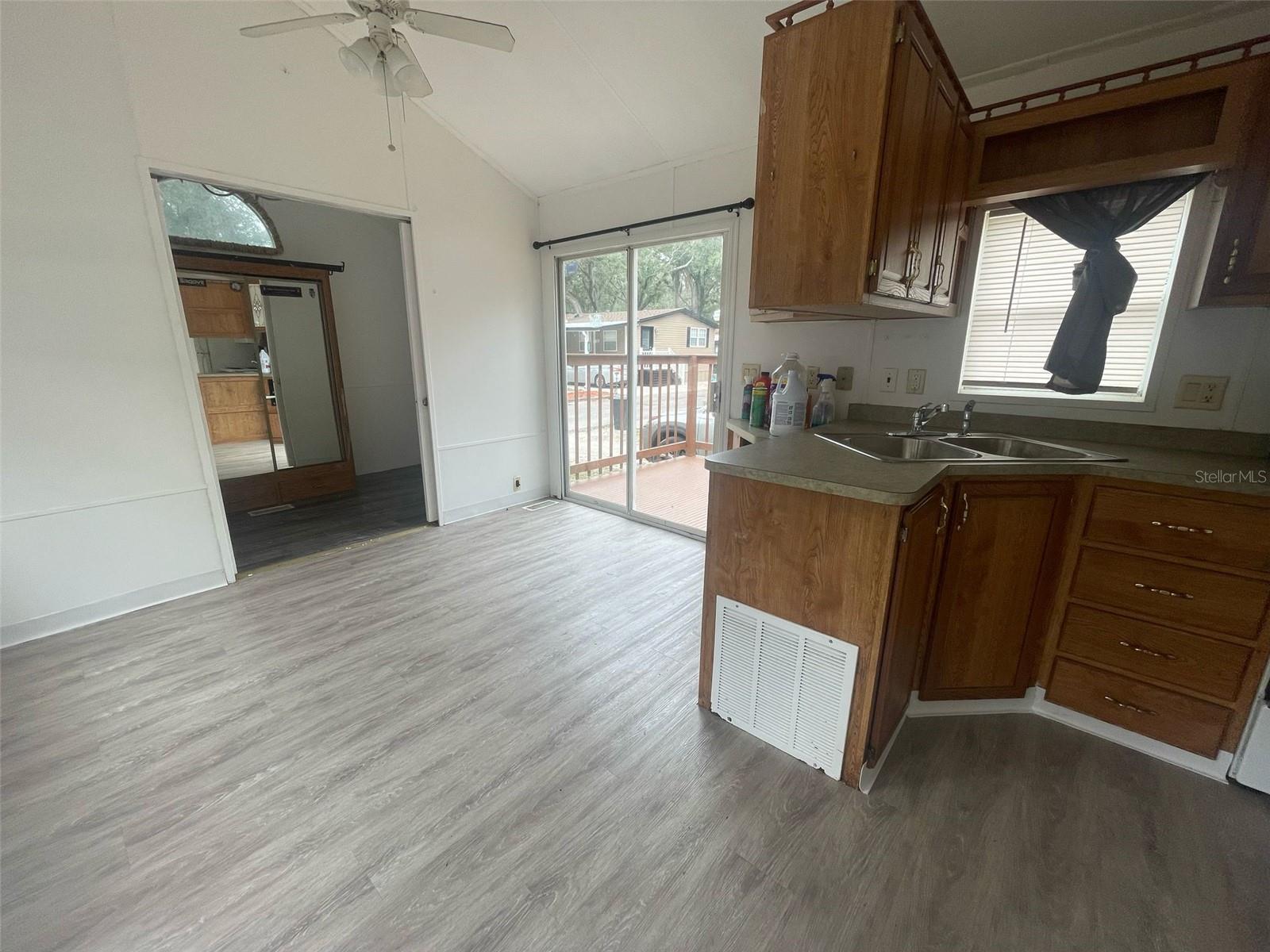 Image 7 of 31 For 3000 Clarcona Road 830