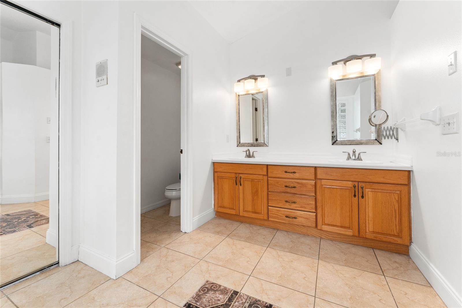 Image 18 of 29 For 8101 Canyon Lake Circle