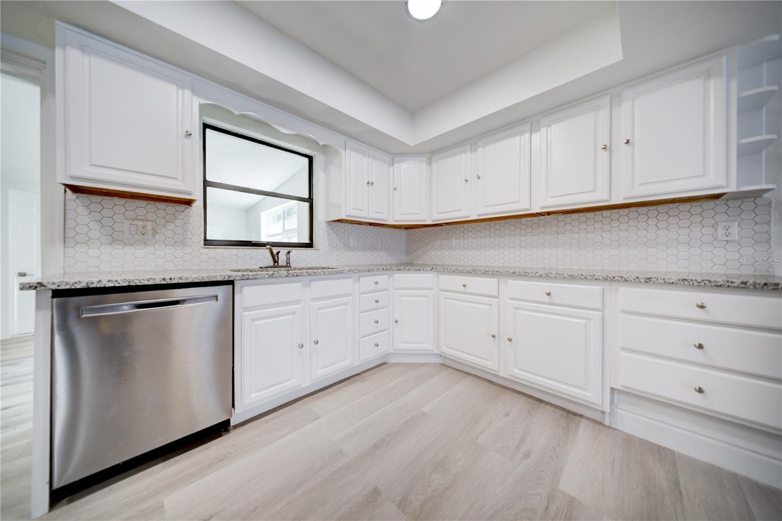 Image 12 of 38 For 2525 Poinsetta Avenue