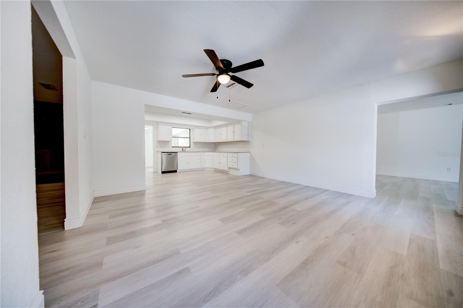 Image 14 of 38 For 2525 Poinsetta Avenue