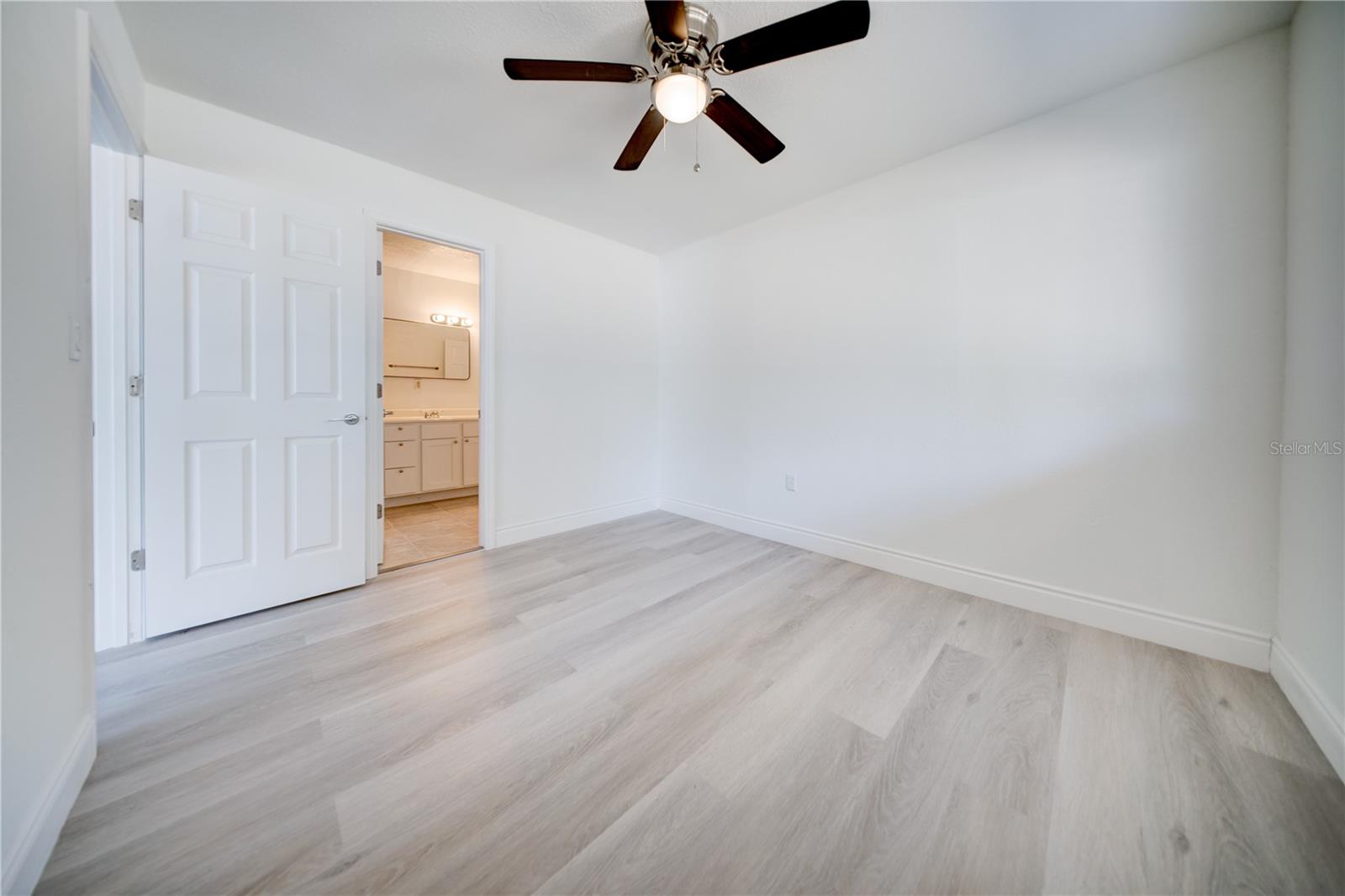 Image 15 of 38 For 2525 Poinsetta Avenue