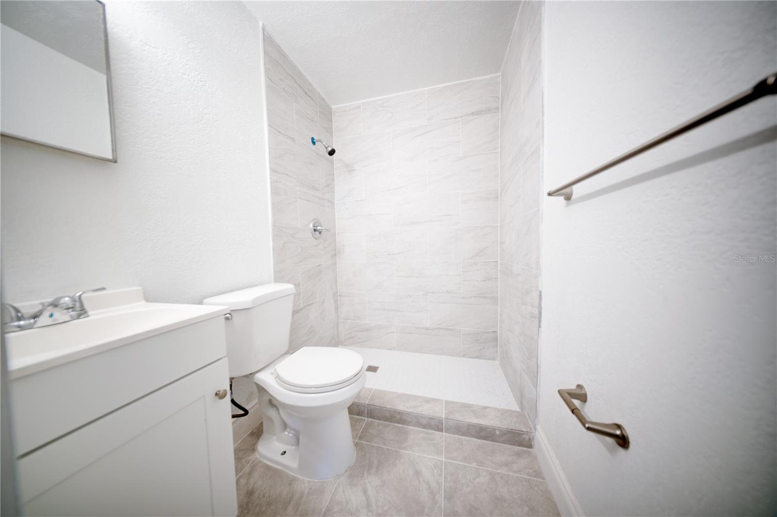 Image 19 of 38 For 2525 Poinsetta Avenue