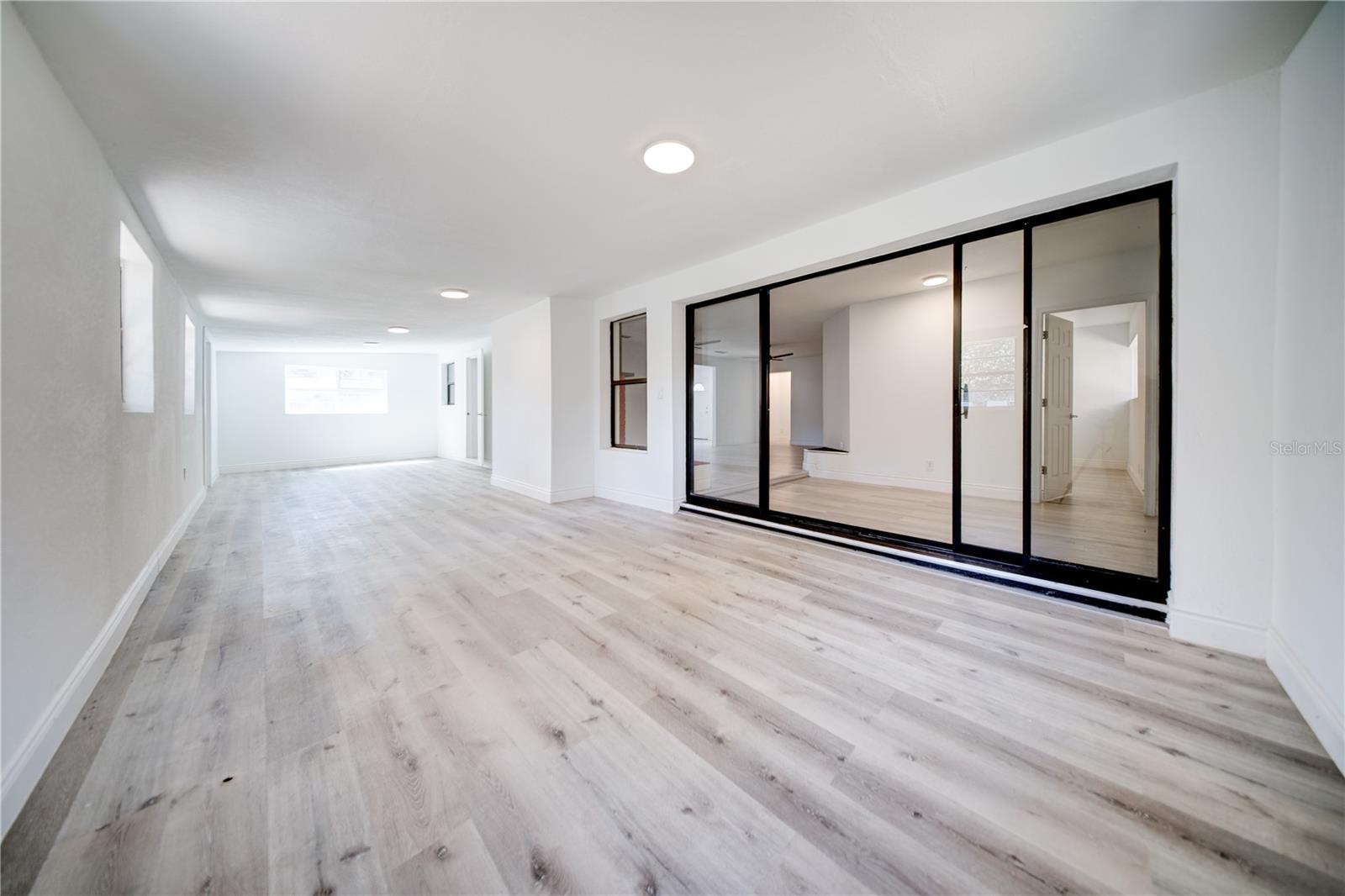 Image 20 of 38 For 2525 Poinsetta Avenue