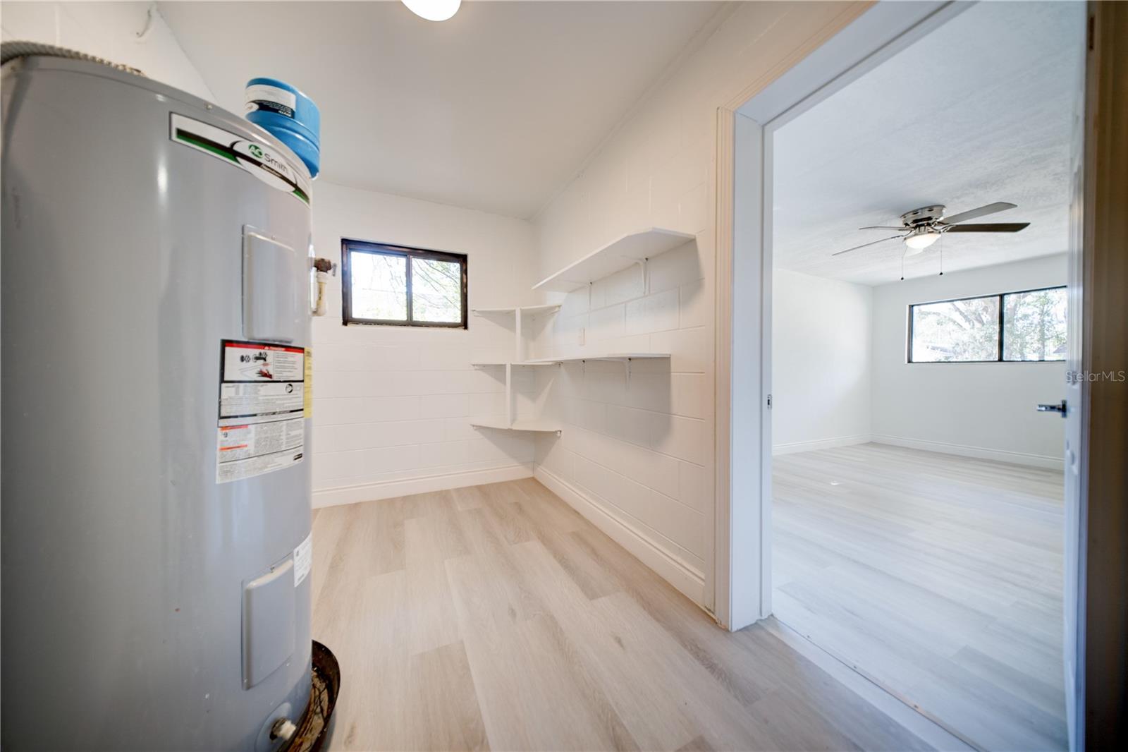 Image 23 of 38 For 2525 Poinsetta Avenue