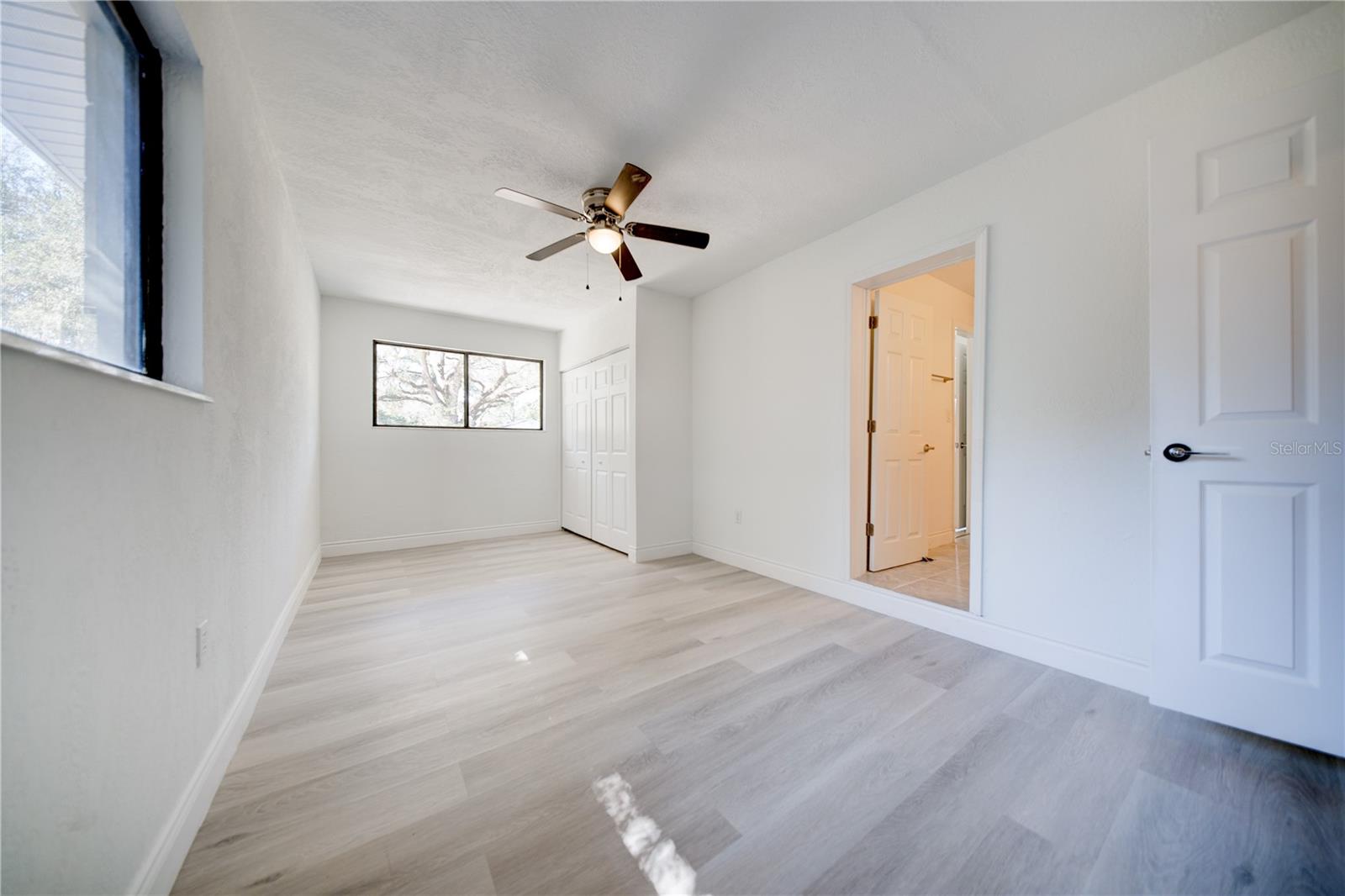 Image 24 of 38 For 2525 Poinsetta Avenue