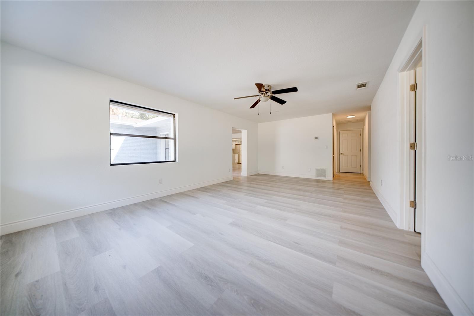 Image 31 of 38 For 2525 Poinsetta Avenue