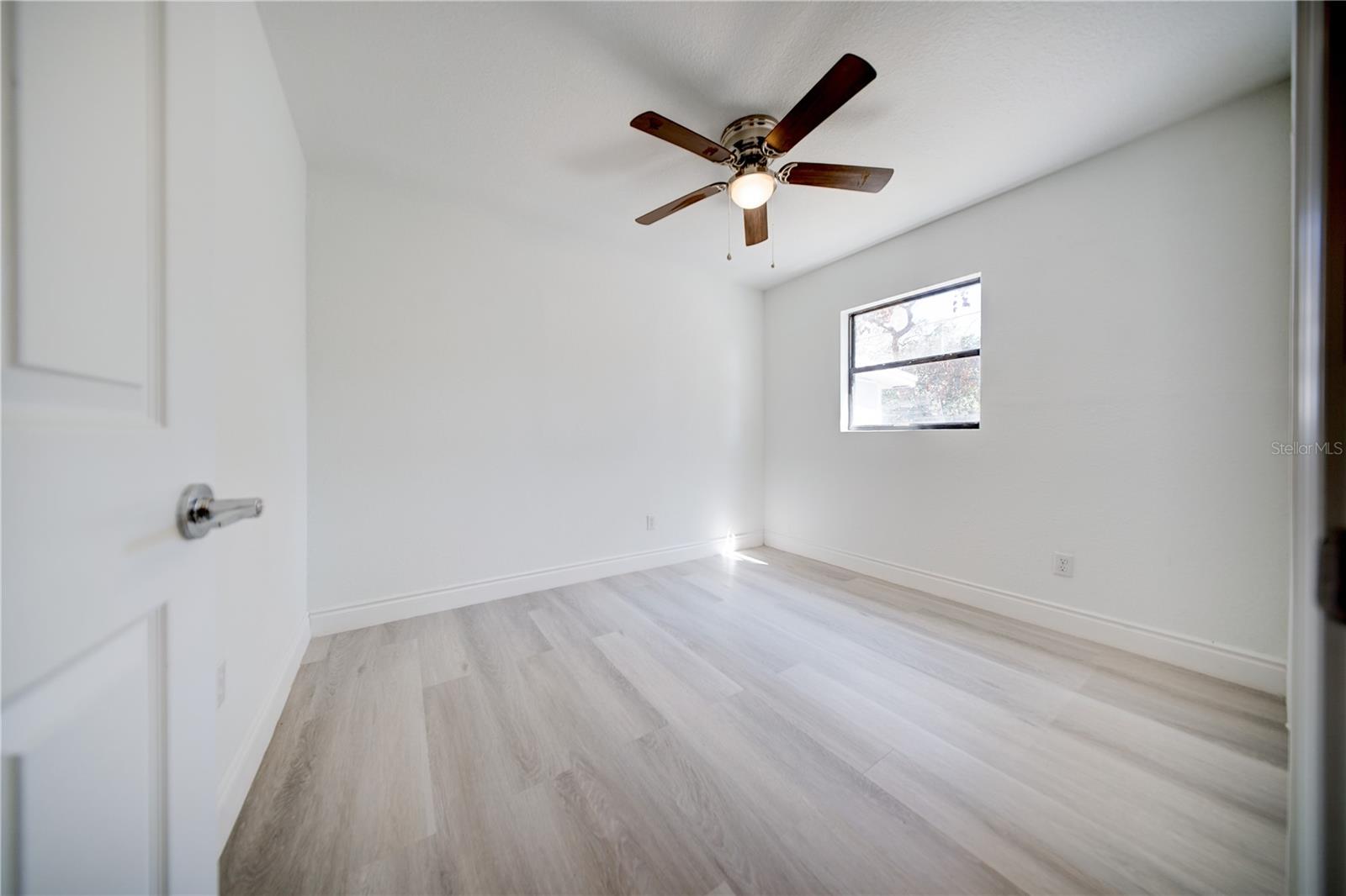 Image 32 of 38 For 2525 Poinsetta Avenue