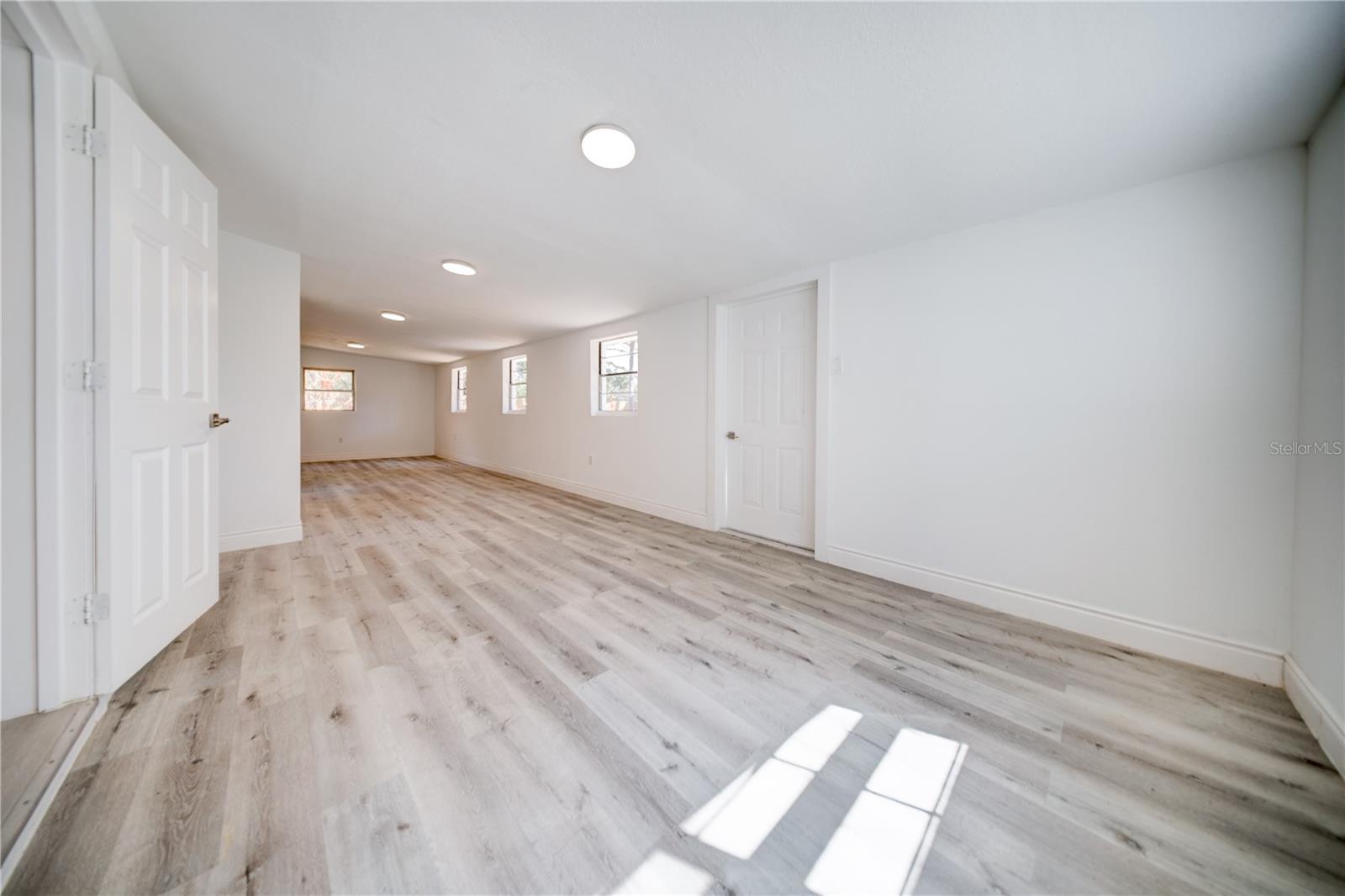 Image 34 of 38 For 2525 Poinsetta Avenue