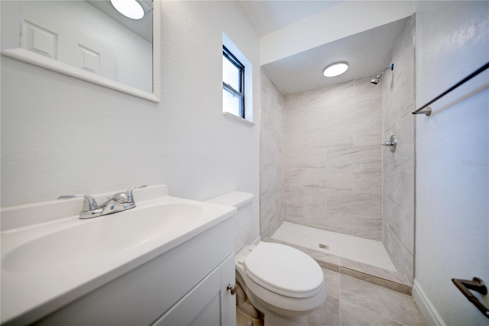 Image 35 of 38 For 2525 Poinsetta Avenue