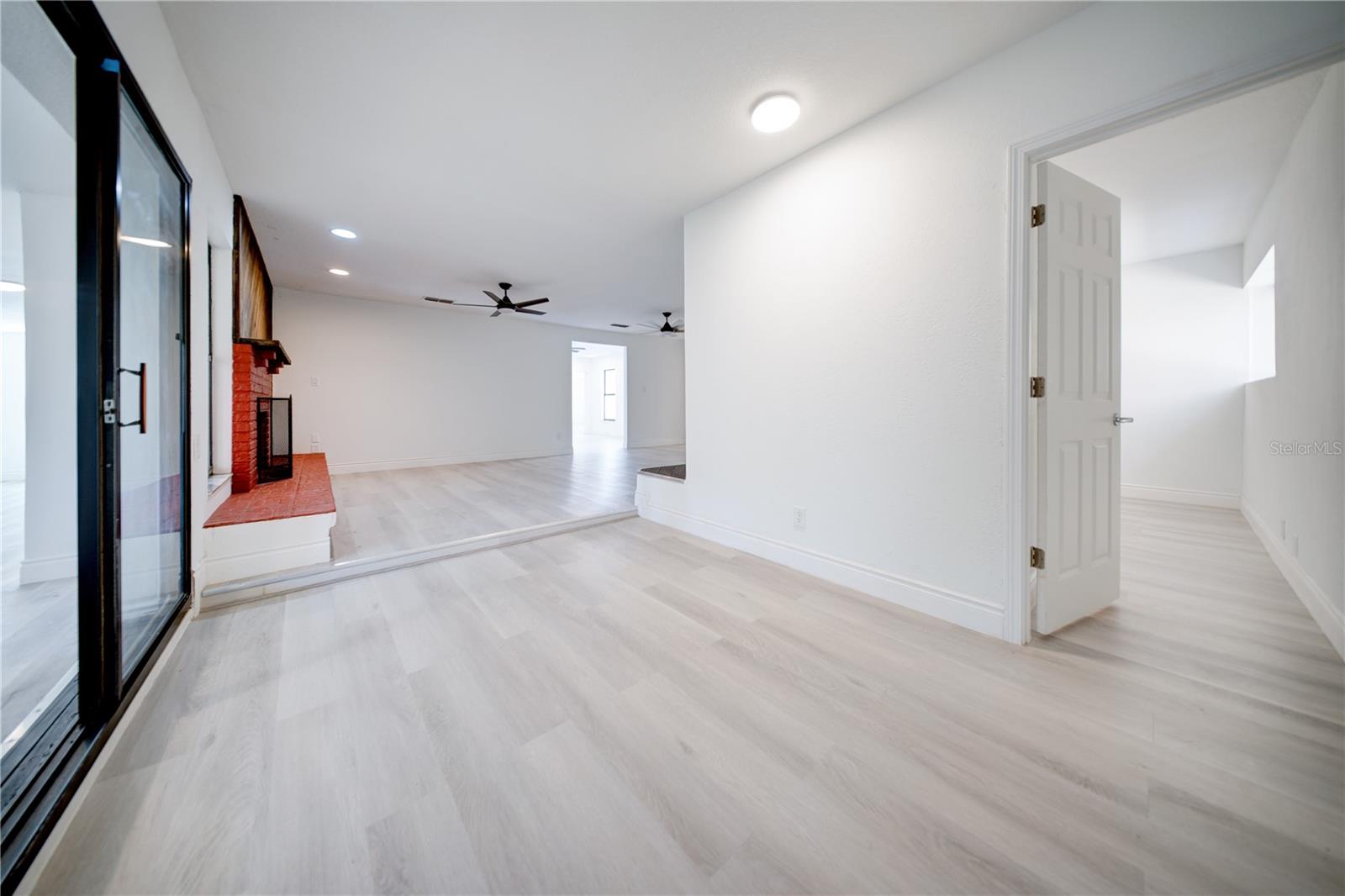 Image 37 of 38 For 2525 Poinsetta Avenue