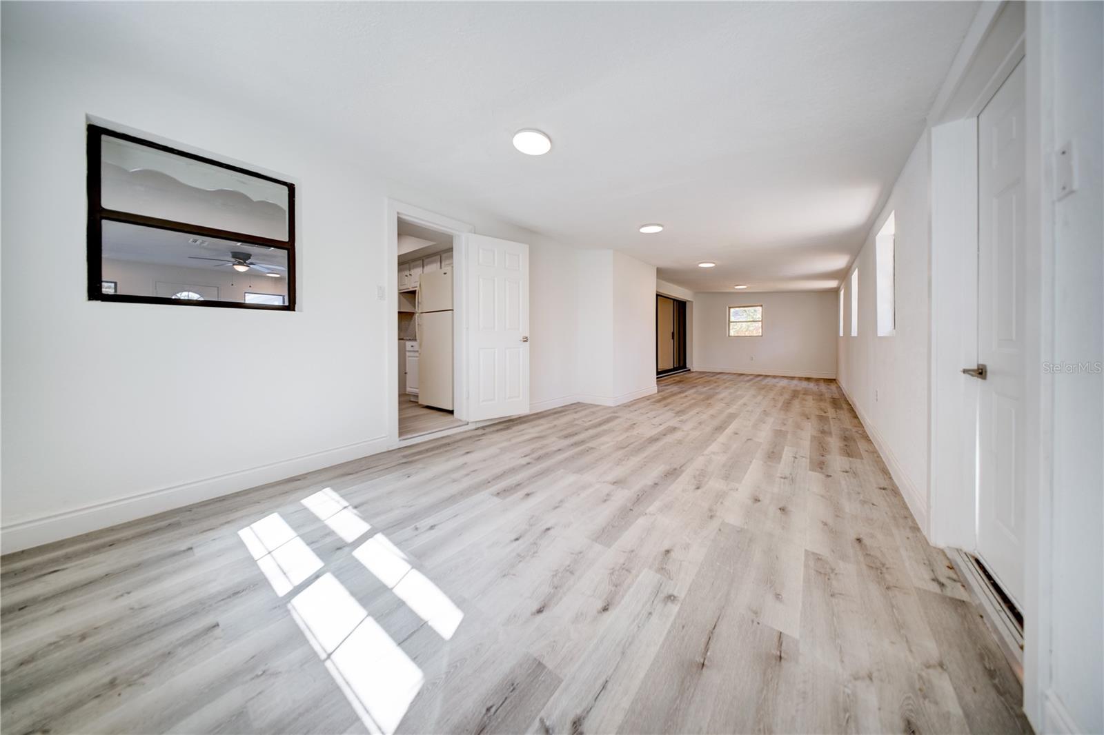 Image 9 of 38 For 2525 Poinsetta Avenue