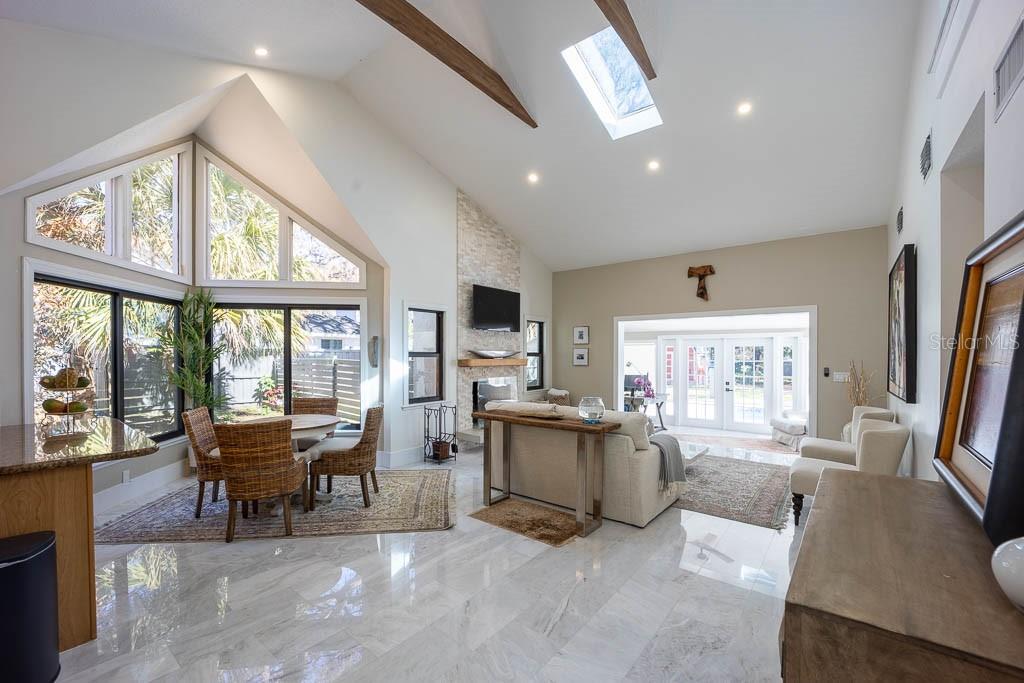 Image 14 of 48 For 735 Oakdale Street