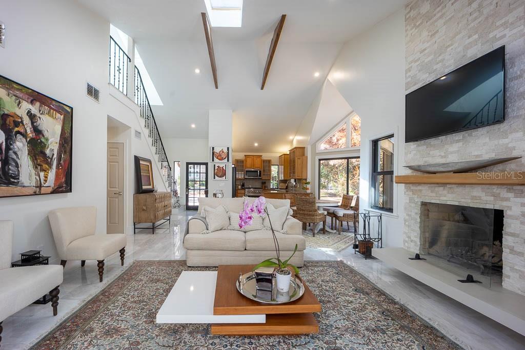 Image 15 of 48 For 735 Oakdale Street