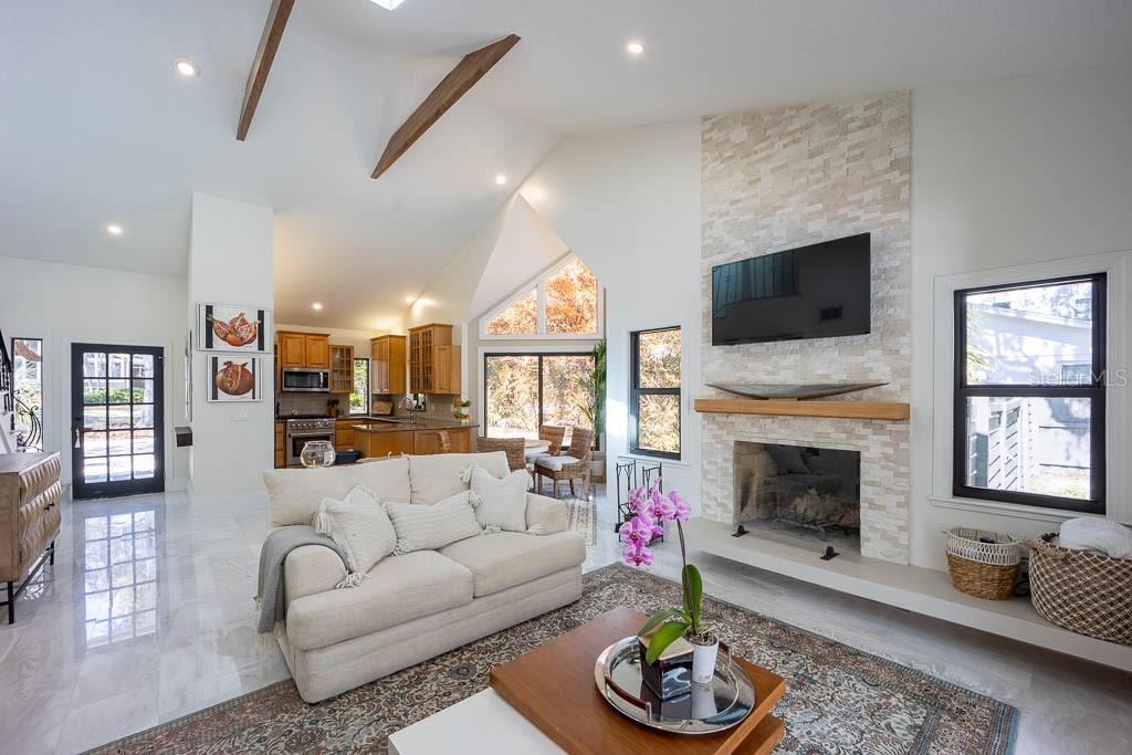 Image 18 of 48 For 735 Oakdale Street