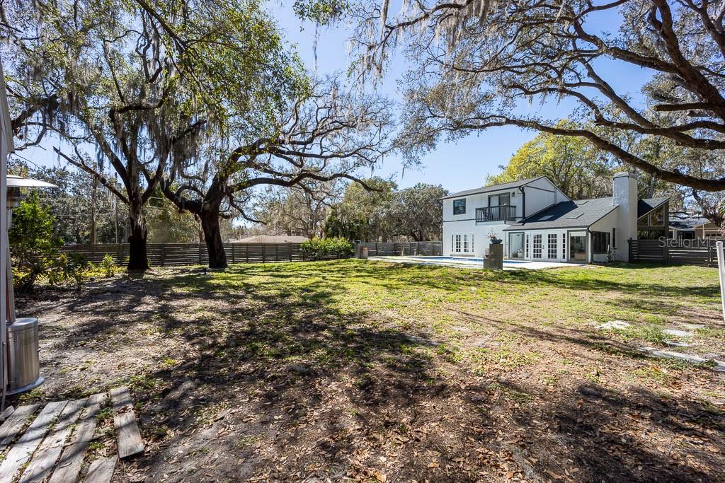 Image 3 of 48 For 735 Oakdale Street