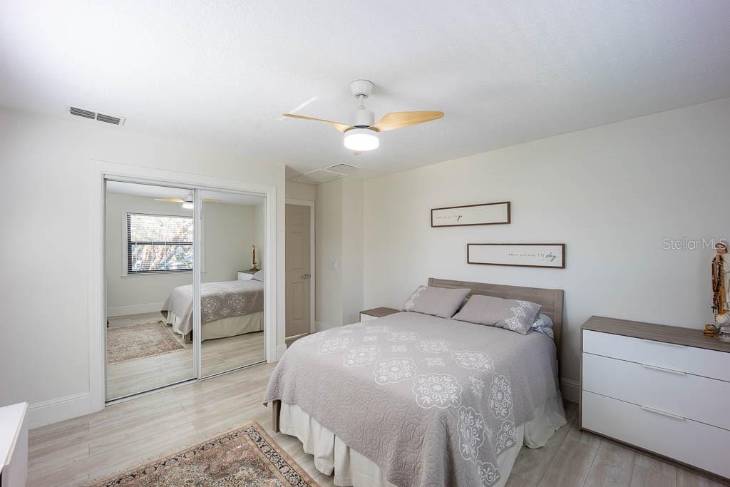 Image 36 of 48 For 735 Oakdale Street