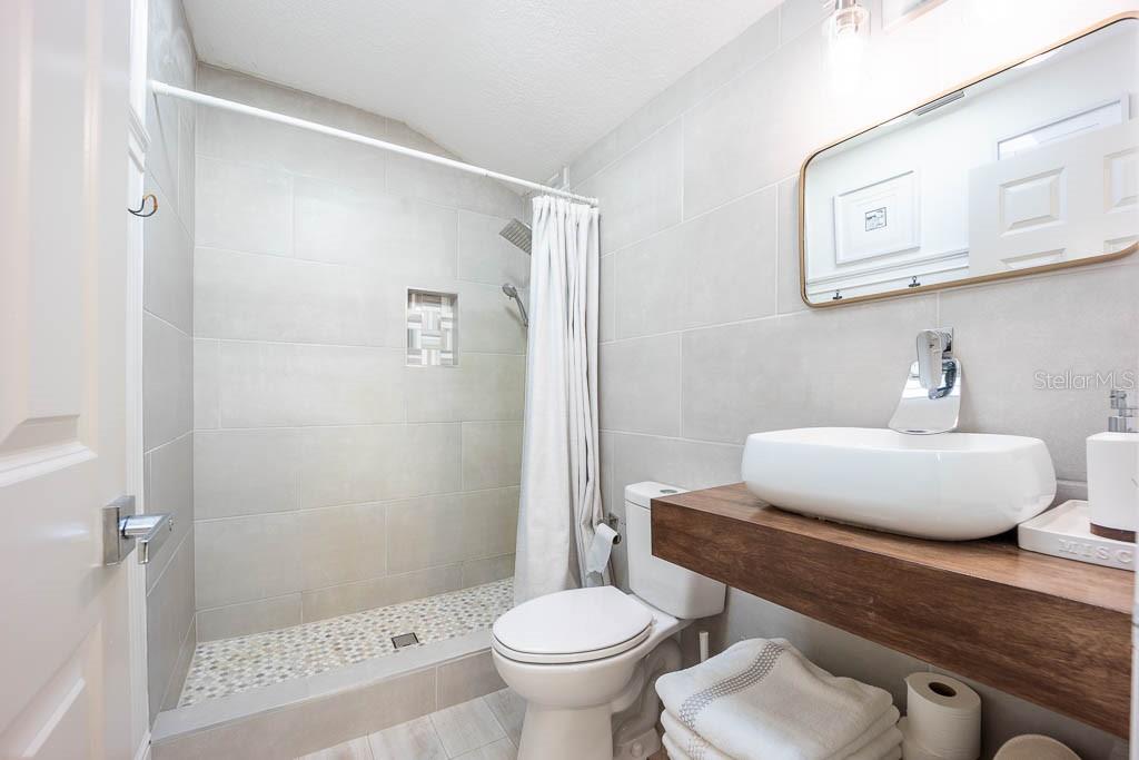 Image 37 of 48 For 735 Oakdale Street