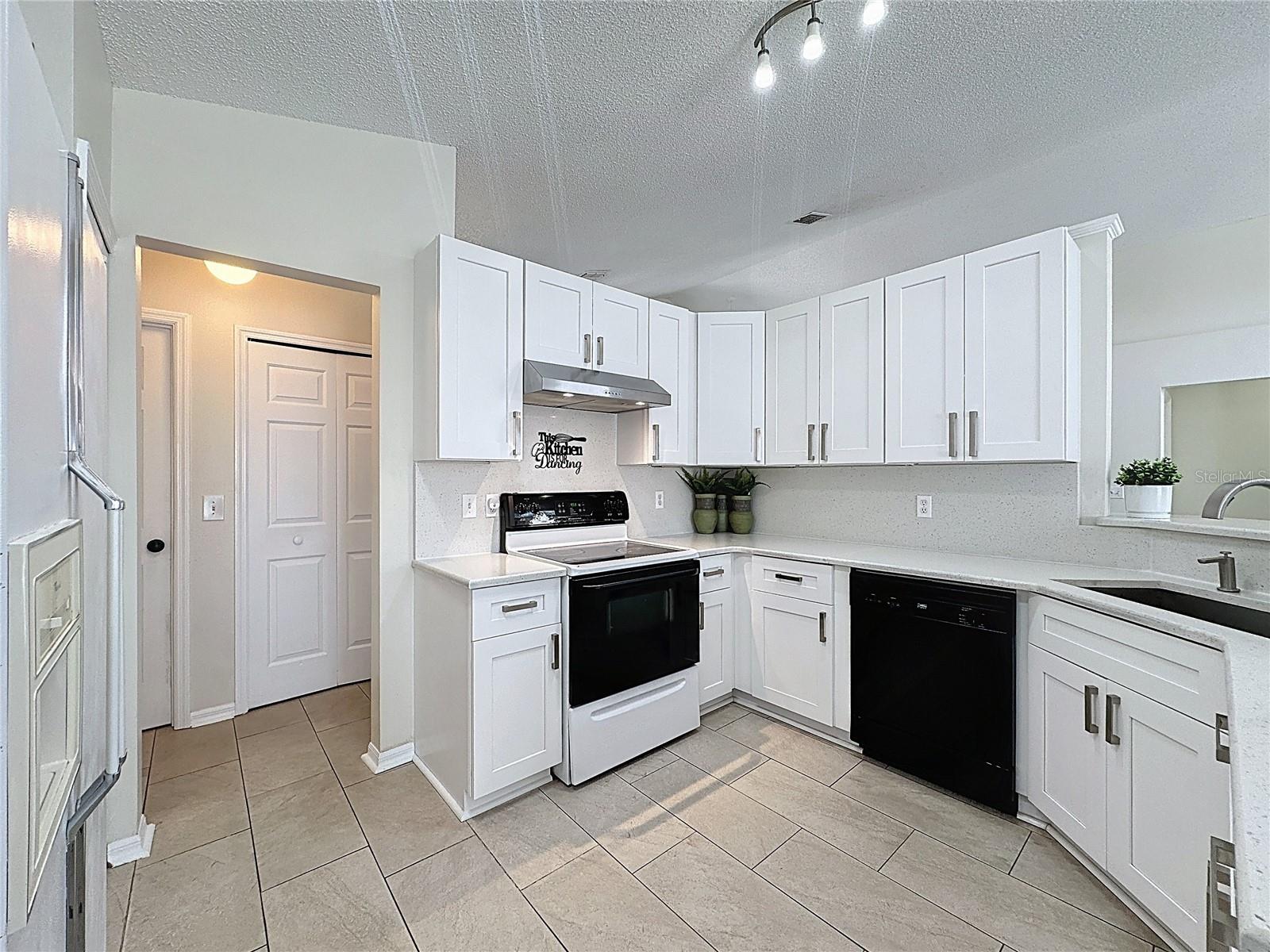 Image 16 of 57 For 449 Bent Oak Loop